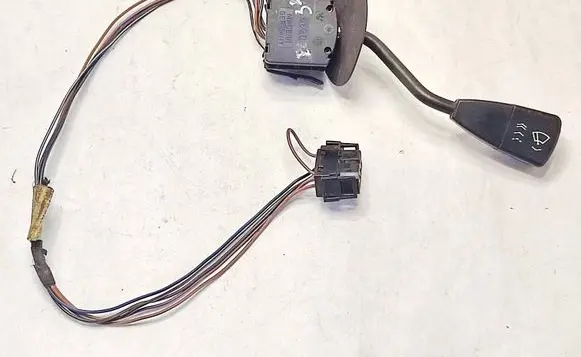 BMW 5 E34 Wiper control stalk 1378868