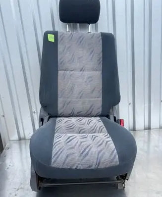 Toyota Land Cruiser (HDJ90) Front passenger seat 