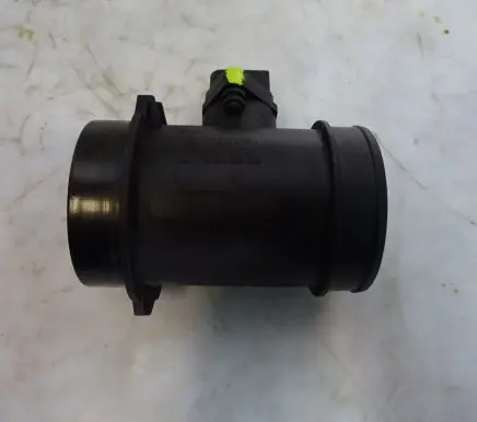 Audi A4 S4 B5 8D Mass air flow meter 0281002429