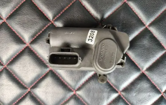 Volvo V70 Intake manifold valve actuator/motor 30757452