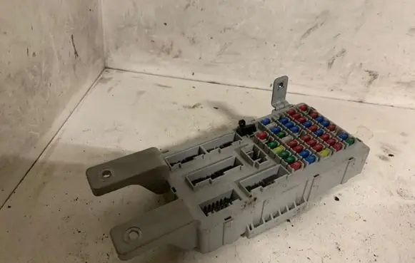 Hyundai Santa Fe Fuse module 919502B400