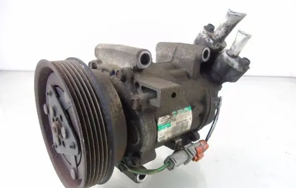 Nissan Juke I F15 Air conditioning (A/C) compressor (pump) 92600AZ74A