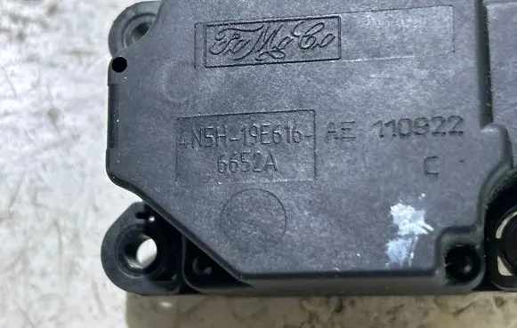 Volvo C70 Air flap motor/actuator 4N5H19E616 6652A AE110922