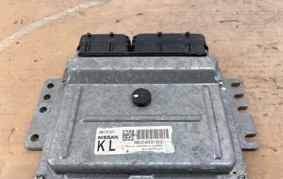 Nissan Note (E12) Engine control unit/module MEC37670