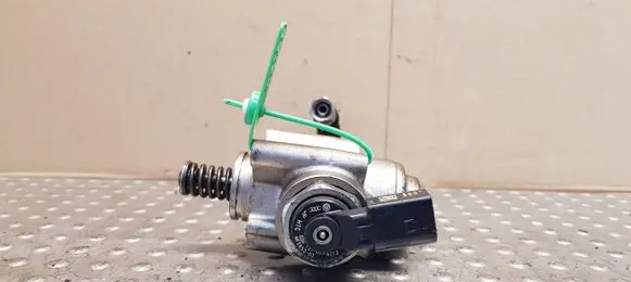 Volkswagen PASSAT B6 Mechanical fuel pump 03H127025