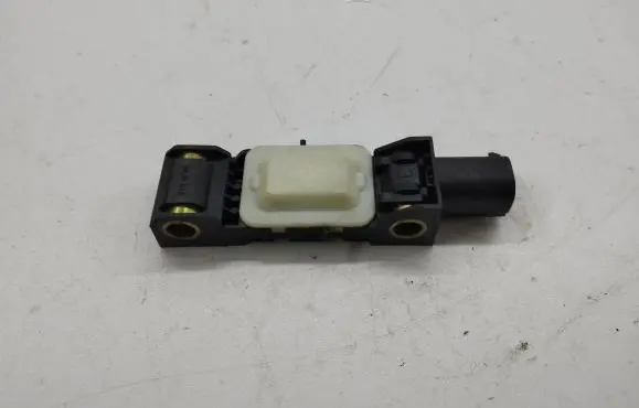 Chrysler Voyager Airbag deployment crash/impact sensor 04671779Ac 0020303412
