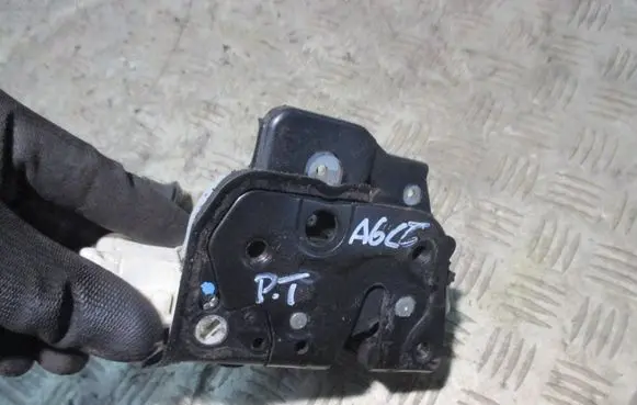 Audi A6 S6 C6 4F Rear door lock 4F0839016