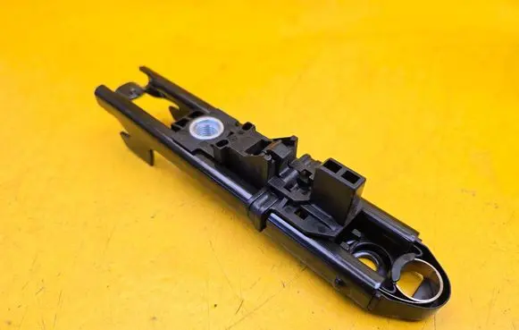 Volkswagen Touareg II Seat belt adjustment rail 3C8857819