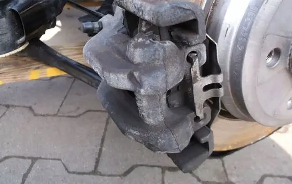 BMW 4 F36 Gran coupe Rear brake caliper 6850857