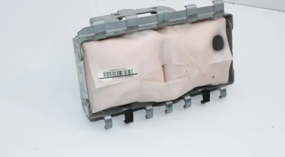 Nissan Juke I F15 Passenger airbag