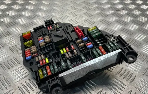 BMW 5 F10 F11 Fuse module 9264923 417033452