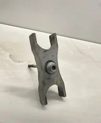 Volkswagen PASSAT B7 Fuel Injector clamp holder 03L216A EhhV150