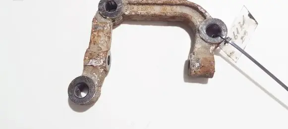 Audi A2 Engine mounting bracket 8z0545c