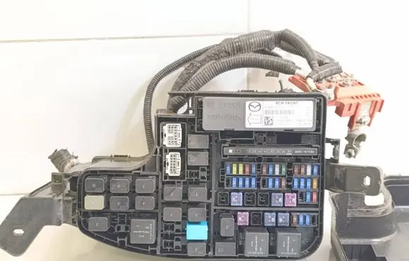 Mazda 3 III Fuse box set BHR866765 KD45675X0C BHR166761