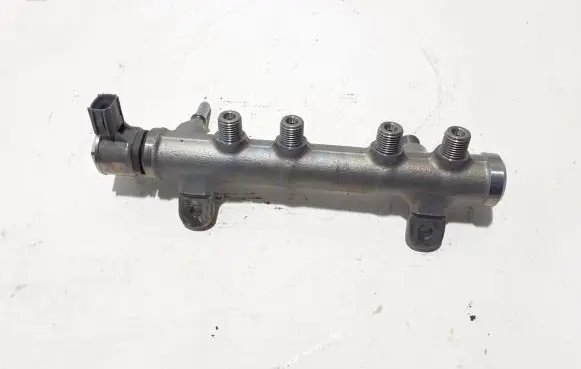 Volvo XC90 Fuel main line pipe 31432834
