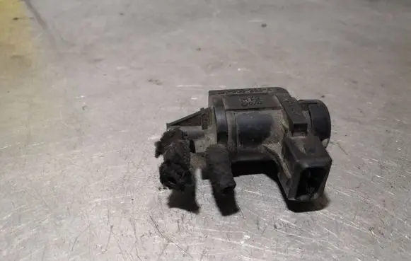 Seat Toledo II (1M) Turbo solenoid valve 191906283A