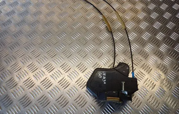 Toyota Corolla Verso E121 Rear door lock