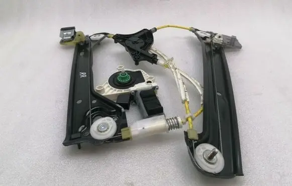 Mercedes-Benz CLA C117 X117 W117 Rear door window regulator with motor A1177300279