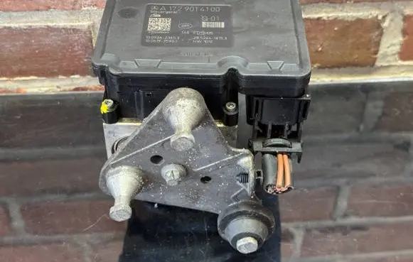 Mercedes-Benz C W204 ABS Pump A2044316912 10021207114 155133700