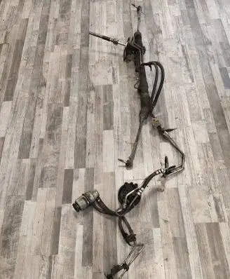 Chrysler Town & Country V Steering rack T6BNR107837565 P04766527AD