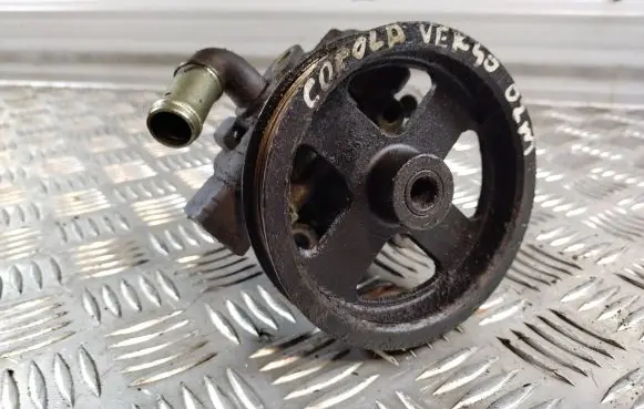 Toyota Corolla Verso AR10 Power steering pump
