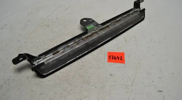 Volvo XC70 Third/center stoplight 8658948