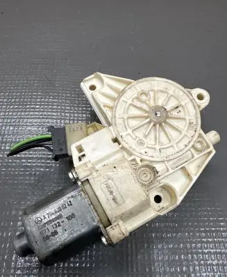 Mercedes-Benz C W205 Front door window regulator motor A2048200242 971132100 0806