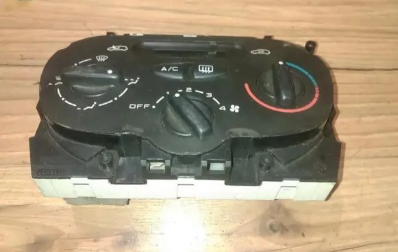 Citroen Xsara Picasso Climate control unit 82191