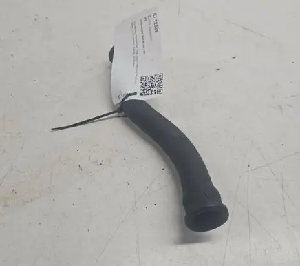 Volkswagen Golf III Breather hose/pipe 028103493S