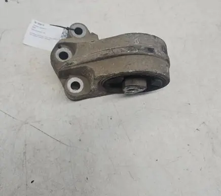 Engine mount bracket