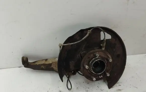 Land Rover Discovery 3 - LR3 Front wheel hub spindle knuckle