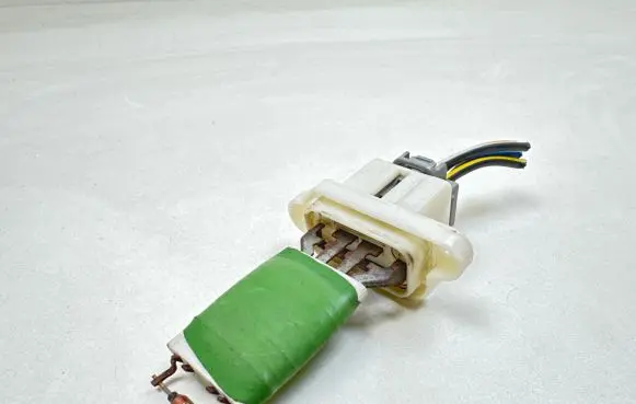 Ford Fusion Heater blower motor/fan resistor 12790