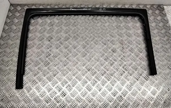 Chrysler Pacifica Rubber seal sliding door window/glass 