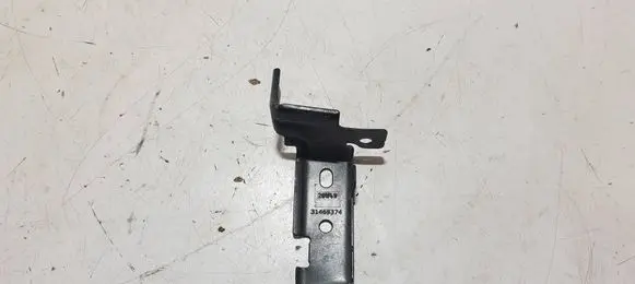 Fender mounting bracket