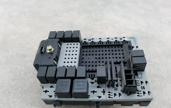 Volvo V70 Fuse box set 08696035