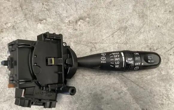 Toyota Corolla E120 E130 Wiper control stalk 173647