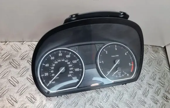 BMW 1 E82 E88 Speedometer (instrument cluster) 9187333 403208500 250047833