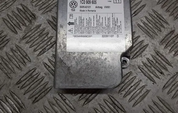 Skoda Octavia Mk1 (1U) Airbag control unit/module 1C0909605