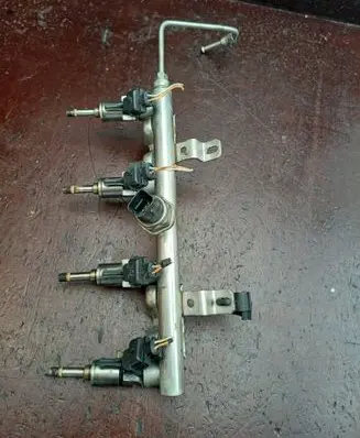 Peugeot 207 CC Fuel injectors set 19005371K 0261500 V7540439