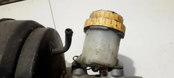Subaru Outback Master brake cylinder
