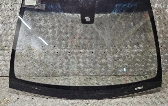Opel Astra H Front windscreen/windshield window 