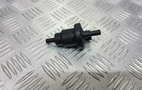 Nissan Primera Valve vacuum 