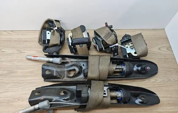Volvo XC90 Set of seat belts 