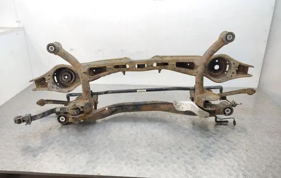 Volkswagen PASSAT B7 Rear subframe 