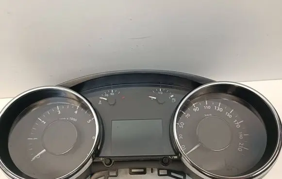 Speedometer (instrument cluster)