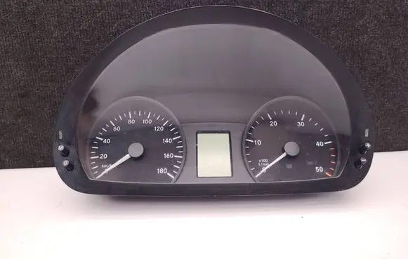 Speedometer (instrument cluster)