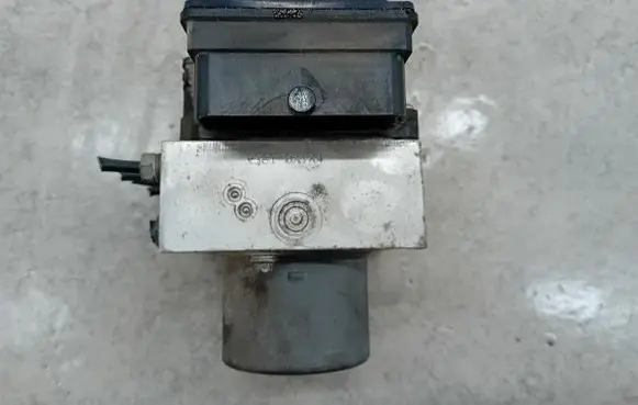 Ford Mondeo MK IV ABS Pump 7G91-2C405-AB