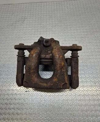 BMW 1 E81 E87 Front brake caliper 1045B