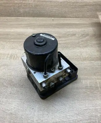 Volvo V50 ABS Pump 30736589A