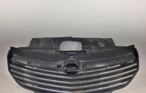 Opel Vivaro Front bumper upper radiator grill 93450928 623105615R 22998900